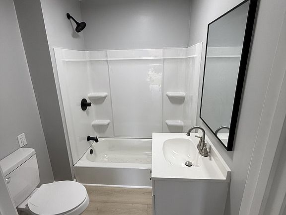 5th image of 401 Pulaski St