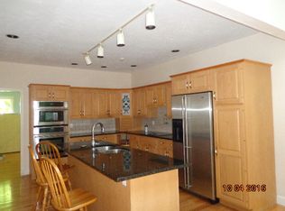 41 Surrey Ln, Topsfield, MA 01983