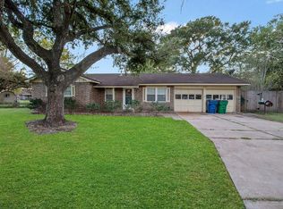528 S Ramona St, Angleton, TX 77515