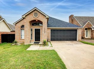 1306 Towne Colony Dr, Irving, TX 75061