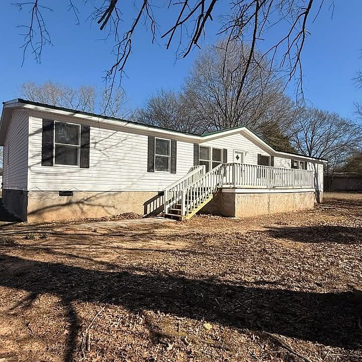 1st image of 126 Nassau Cir