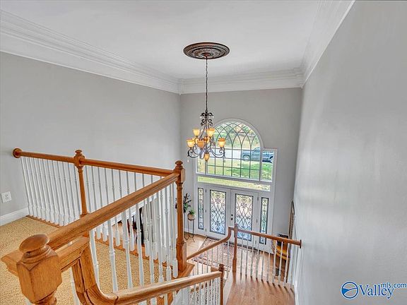 4th image of 107 Camden Cir