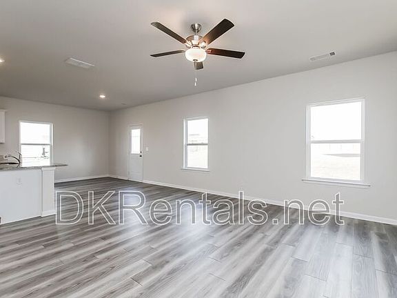 2nd image of 160 Avondale Blvd