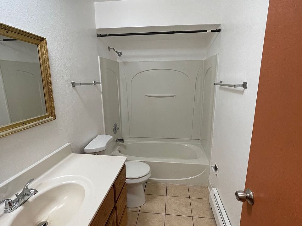 1st image of 2212 N Lewis Ave #201