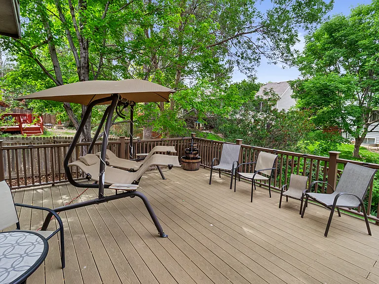 420 Hudson Ct — Photo 32
