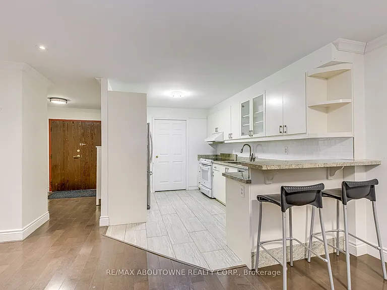 211 Saint Patrick St #106 — Photo 5