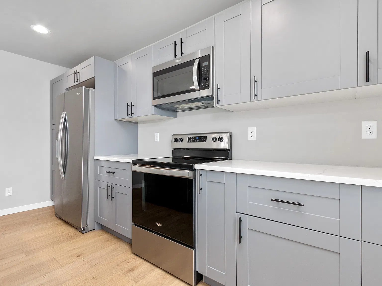 3 bed, 2.5 bath, 1711 sqft, $2,300 — Photo 2