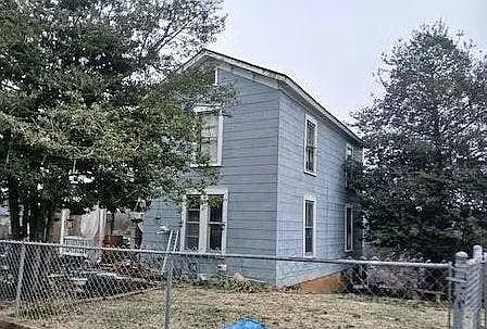 2nd image of 149 Clark St