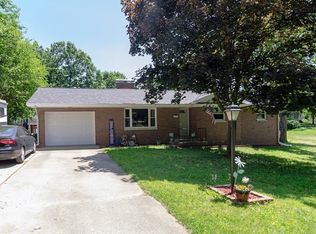 702 Colony Grv, Mahomet, IL 61853