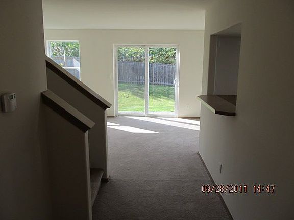 4th image of 10106 82nd Ave E