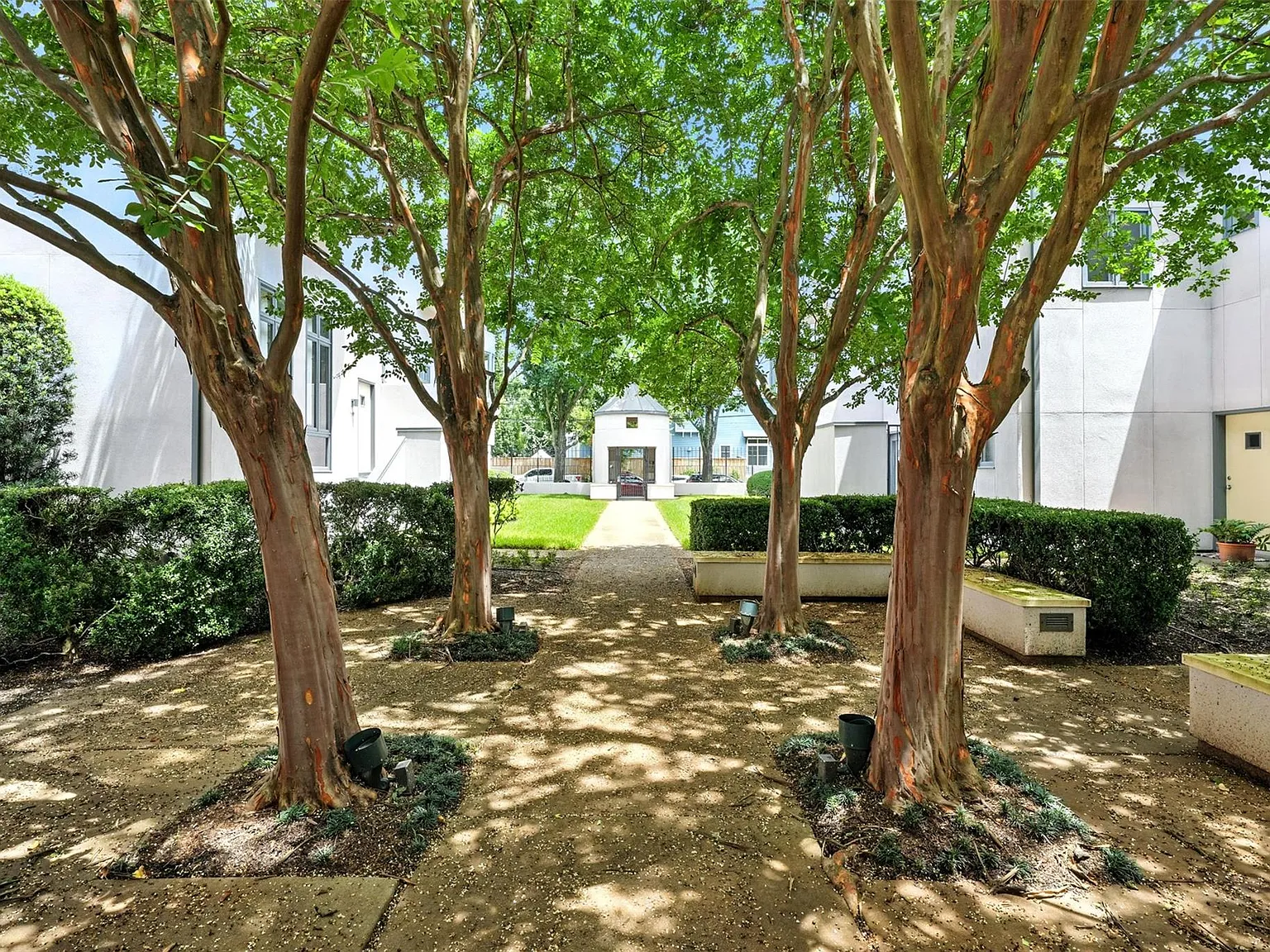 2 bed, 2.5 bath, 1644 sqft, $2,600 — Photo 4