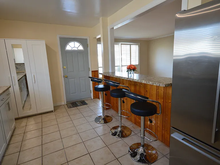 876 Reytan Blvd — Photo 3