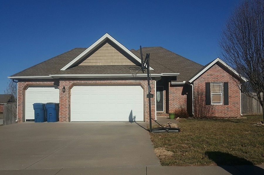 1st image of 206 Long Dr