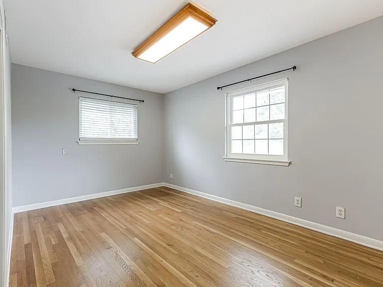 555 Patricia Dr — Photo 22