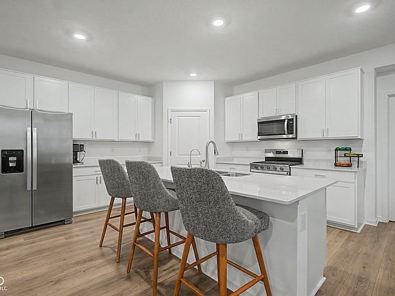 5th image of 2280 Pine Valley Dr