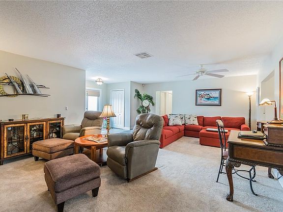 4th image of 404 Stoneham Dr
