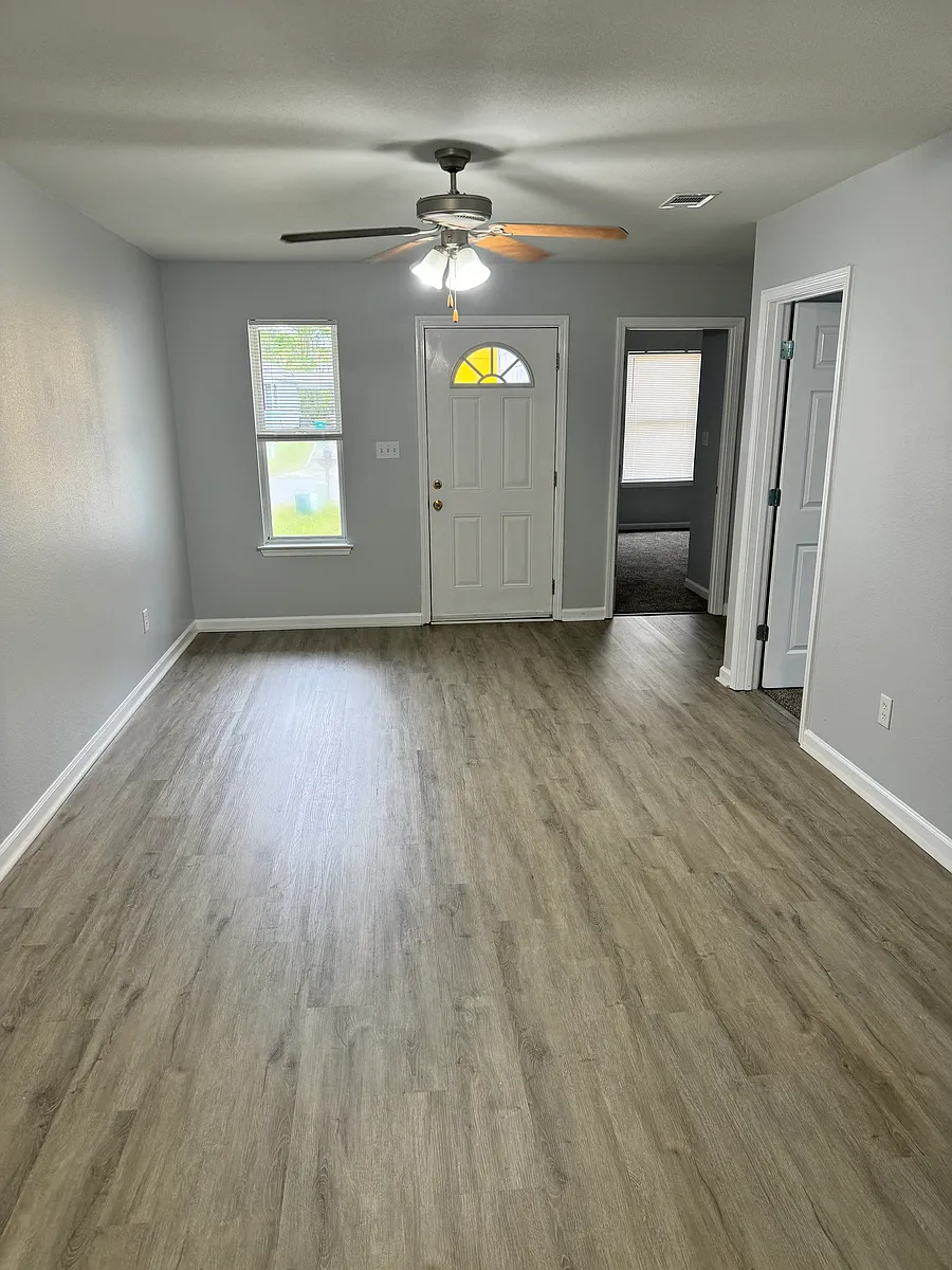 Building Photo - 5494 Quail Creek Cir