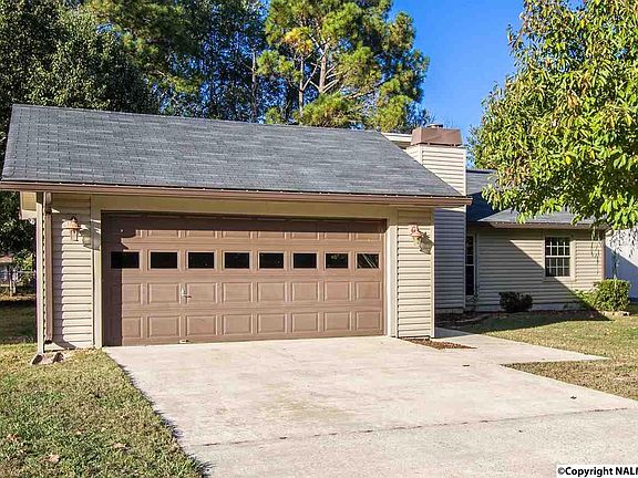 2nd image of 1048 Sharpsburg Dr SE