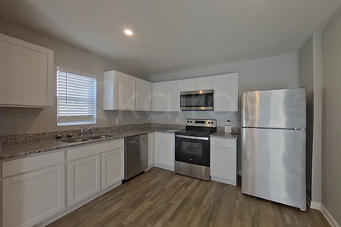 3 bed, 2.0 bath, 1263 sqft, $1,795 — Photo 4