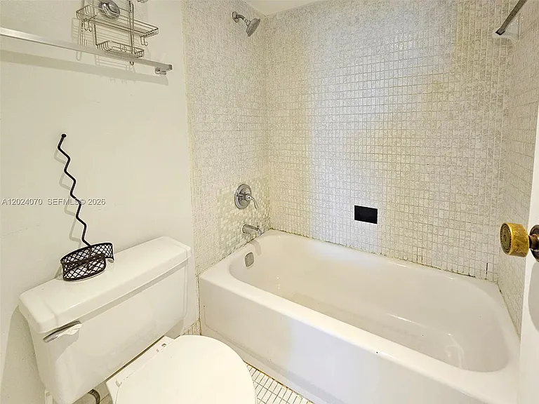 100 Bayview Dr #722 — Photo 10
