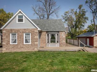 2376 W 49th St, Davenport, IA 52806