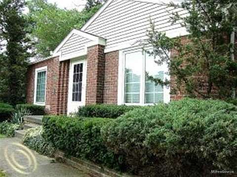 1st image of 1135 Earl Blvd