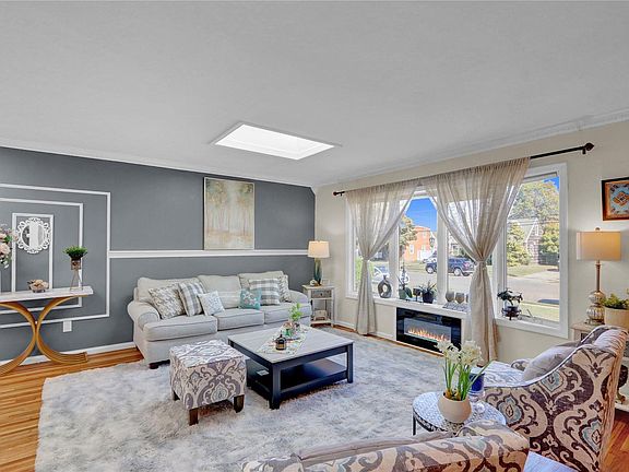 3rd image of 576 S Long Beach Avenue