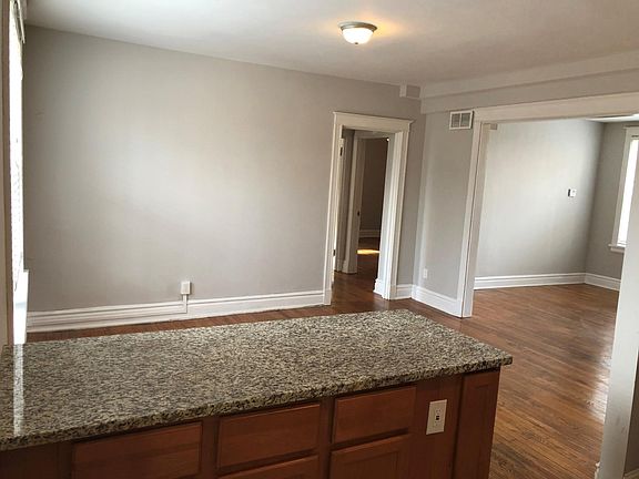3rd image of 3304 Russell Blvd #1