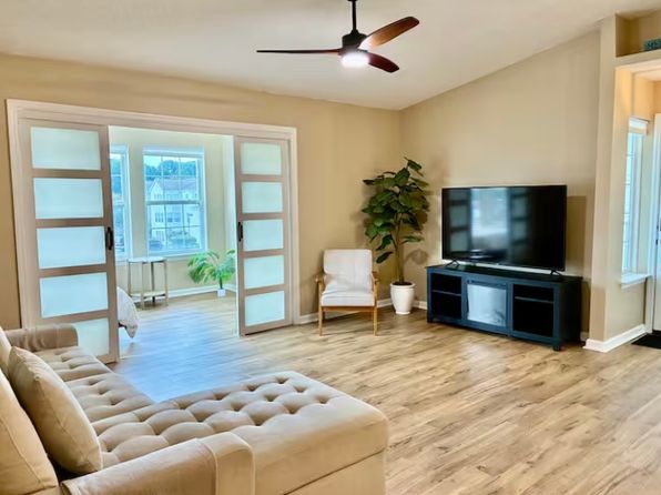 8641 S Bridge Dr APT J