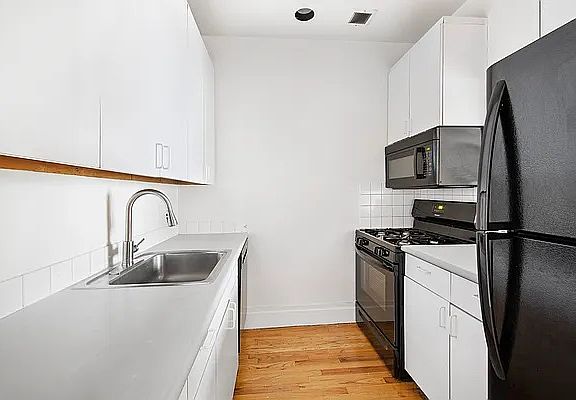 4th image of 55 White St APT 3A
