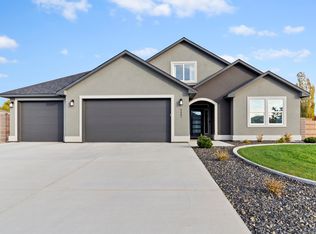 3407 Royce Ln, Pasco, WA 99301