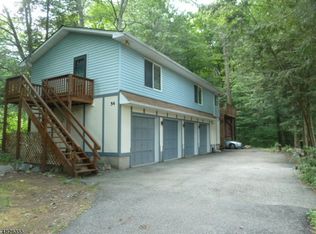 54 Goldfinch Ln, Hewitt, NJ 07421