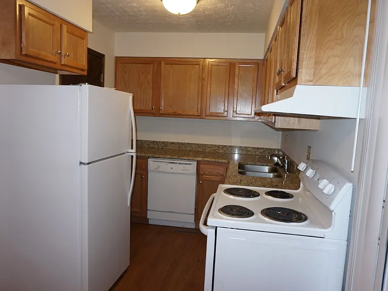 729 Spring St #10 — Photo 4