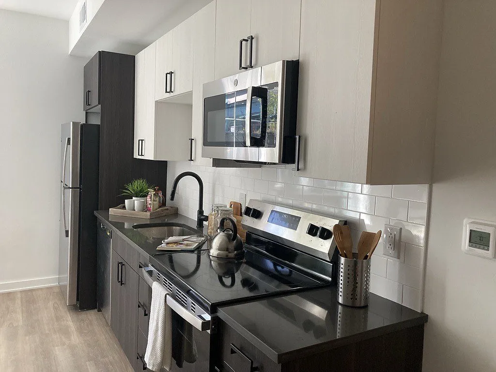 Front Street Lofts — Photo 1