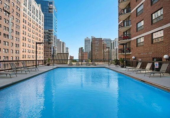 4th image of 1133 N Dearborn St APT 1005
