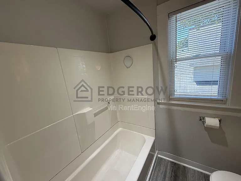 38 W Washington Ave — Photo 7