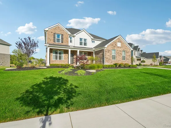20942 Torbay Dr, Lyon Township, MI 48167