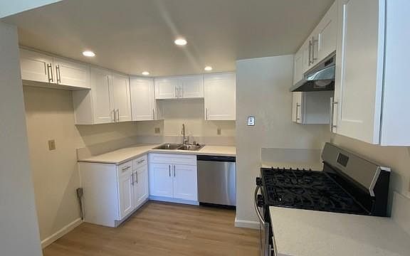 2nd image of 214 N Louise St APT 1