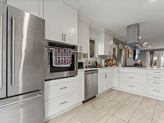 5th image of 63895 Old Yale Rd