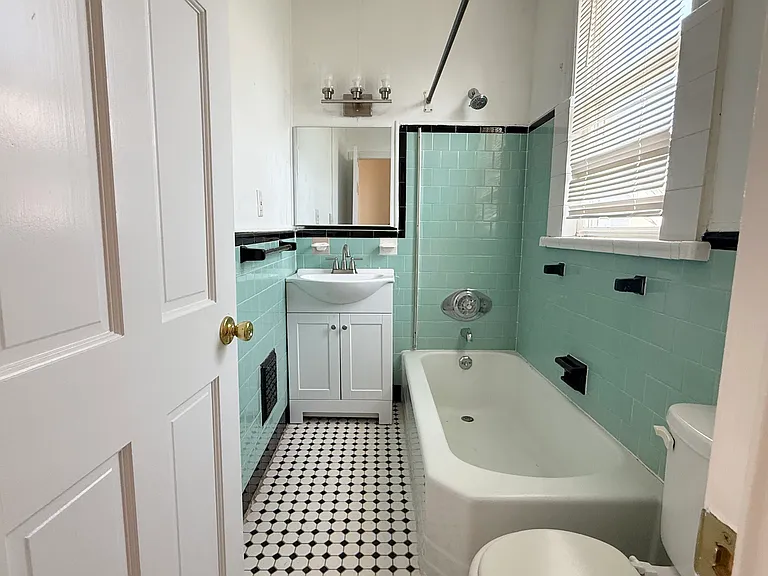 71 Morris Ave #2 — Photo 7