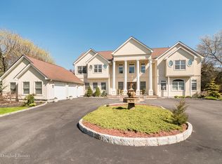 472 Edgewood Ave, Saint James, NY 11780