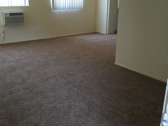 3rd image of 6129 Cahuenga Blvd APT 206