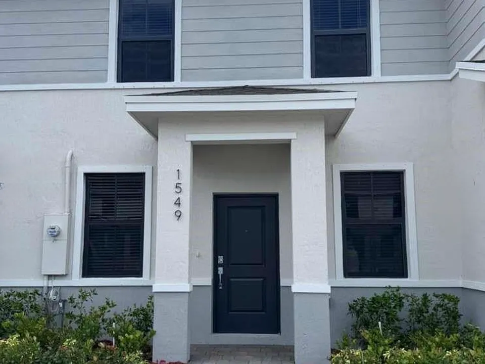 1549 NE 3rd Ave #0