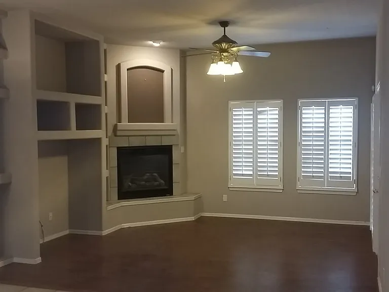 806 Elsa Ct — Photo 4