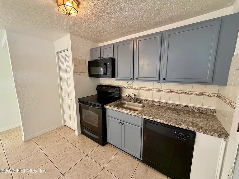 5903 Droad St — Photo 15