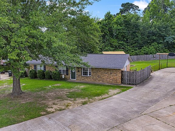 5th image of 110 Wisteria Cir