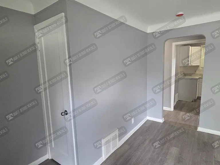 19759 McCormick St — Photo 7