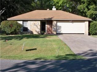111 Leigh Ann St, Huntsville, TX 77320