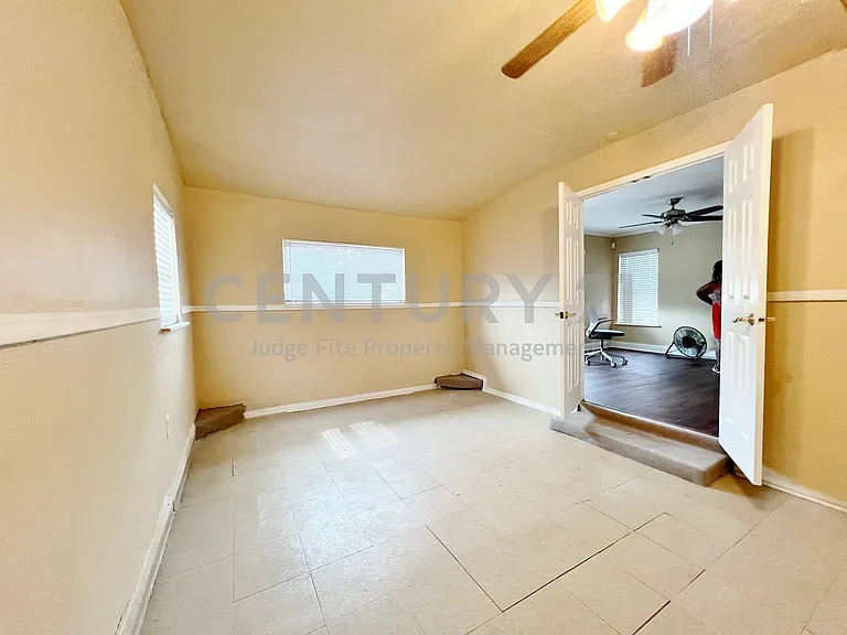 4236 Comanche St — Photo 11