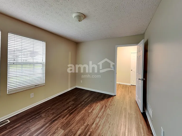 1095 Mastell Dr — Photo 24